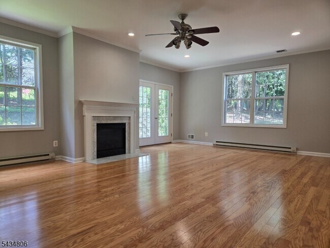 Building Photo - 313 Winthrop Dr
