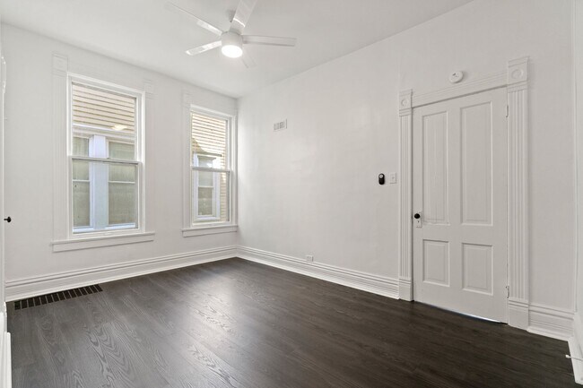 Building Photo - 914/916 Lake Ave