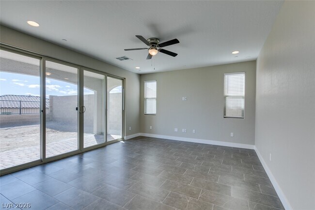 Building Photo - 11803 River Hawk Ave