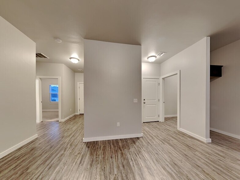 Building Photo - 14308 Peach Tree Dr