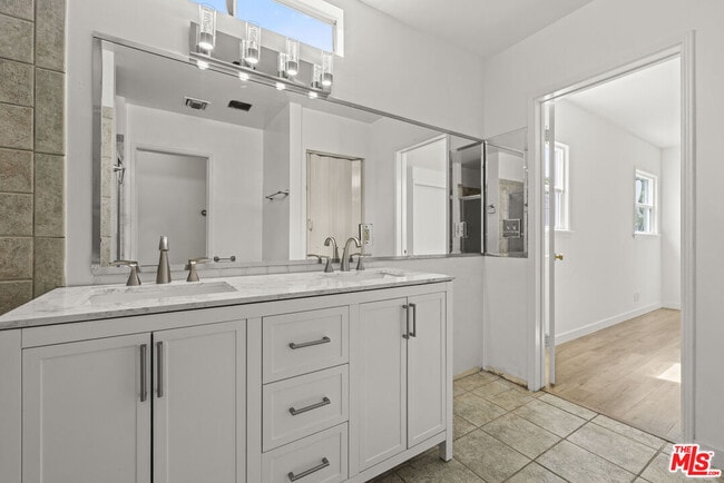 Building Photo - 1511 Edris Dr