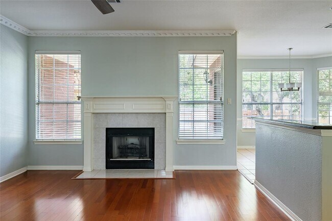 Building Photo - 10020 Lachlan Dr