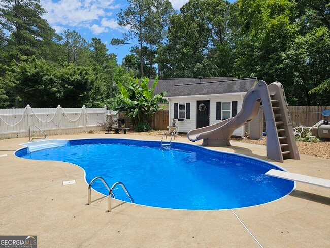 Building Photo - 15 Falcon Dr