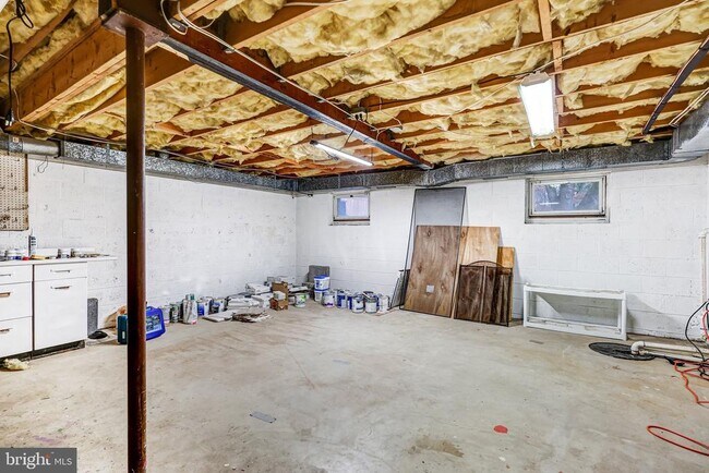 Building Photo - 1504 Wake Forest Dr