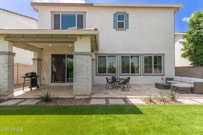 Building Photo - 3746 E Earll Dr