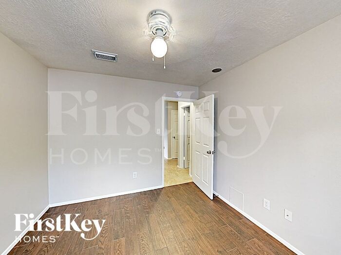 Building Photo - 7250 Lost Fable Ln