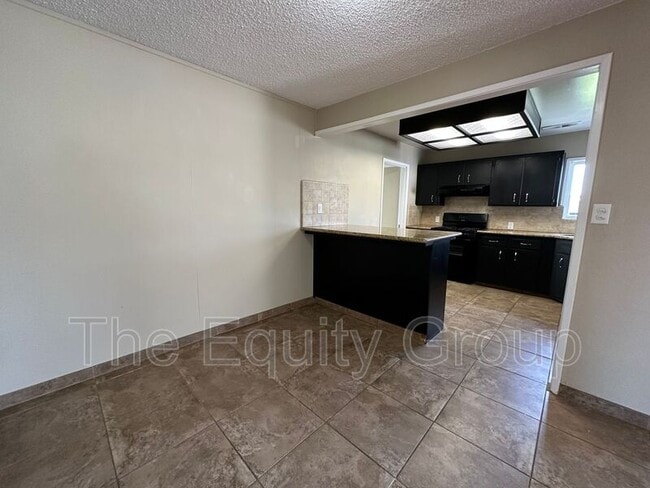 Building Photo - 600 N Dickran Dr