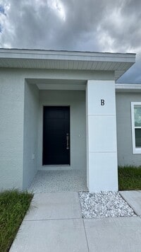 Building Photo - 2232 Fernwood St