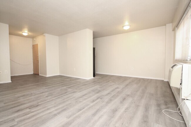 Building Photo - 2101 Chestnut St