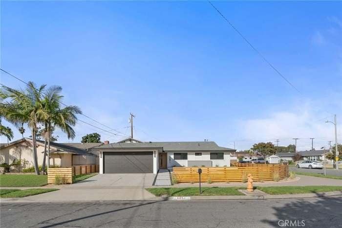 Building Photo - 6051 Santa Barbara Ave