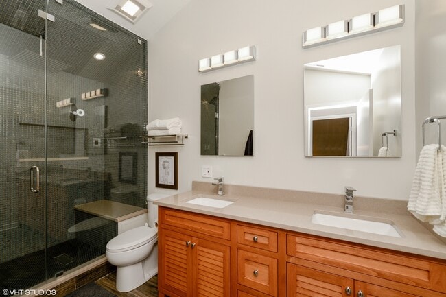 Building Photo - 3151 N Lincoln Ave