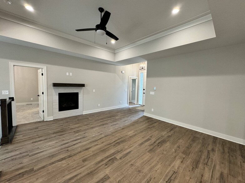 Building Photo - 1613 SW Hedgewood Ln