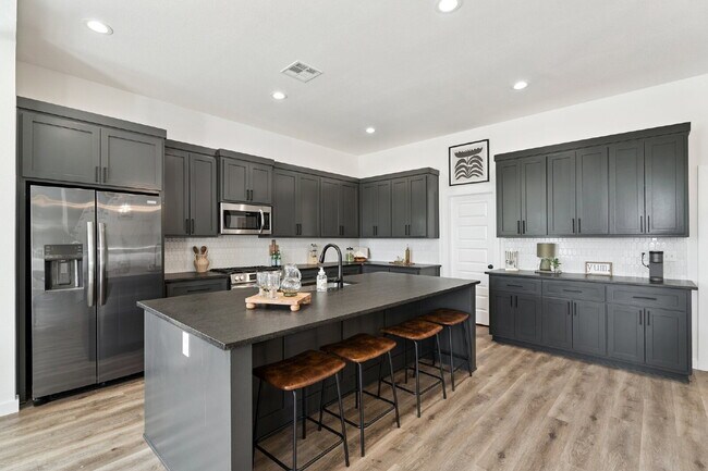 Building Photo - Fully Furnished Home in Broken Arrow