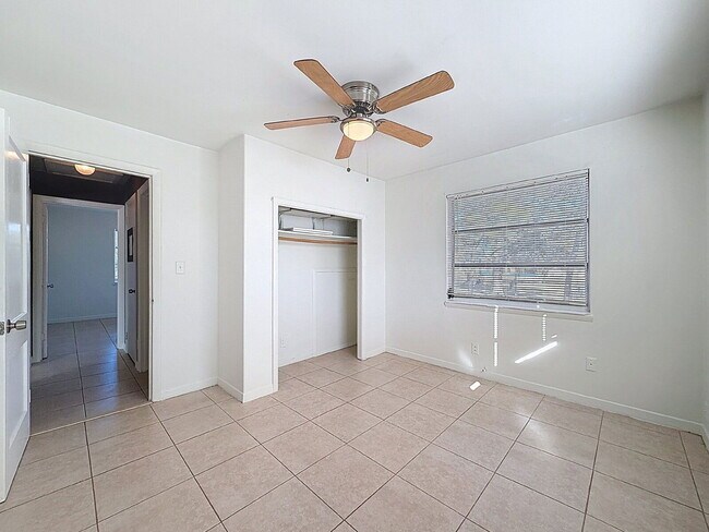 Building Photo - 652 East Harbor Dr S