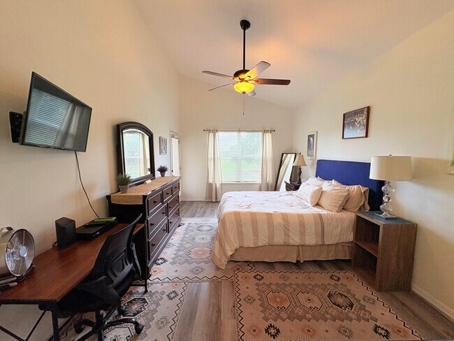 Building Photo - 9821 Perfect Dr