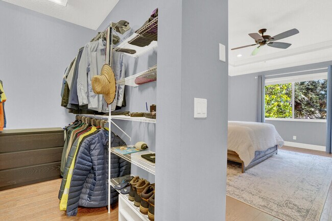 Building Photo - 2005 Foxtail View Ct