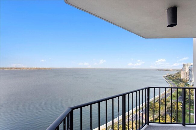 Building Photo - 3301 Bayshore Blvd