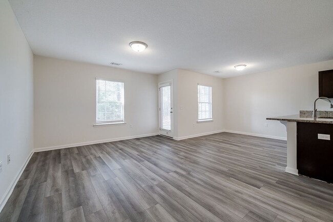Building Photo - 104 Barfield Way