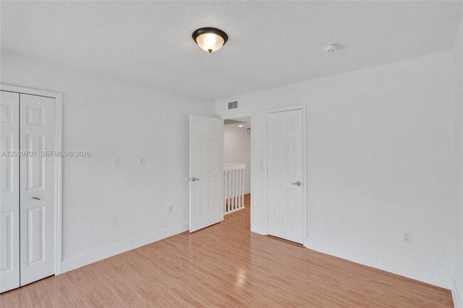 Building Photo - 990 NW 78th Ave
