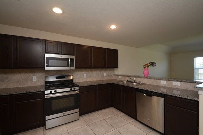 Building Photo - 2214 Forest Floor Ct