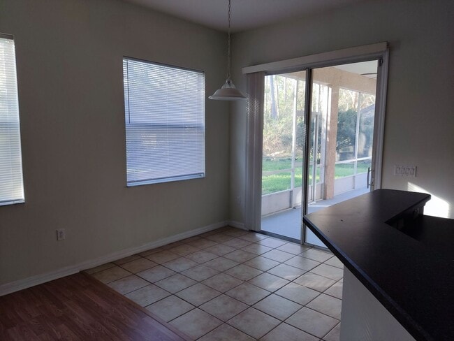 Building Photo - 4/2/2, Beautiful and Spacious!
