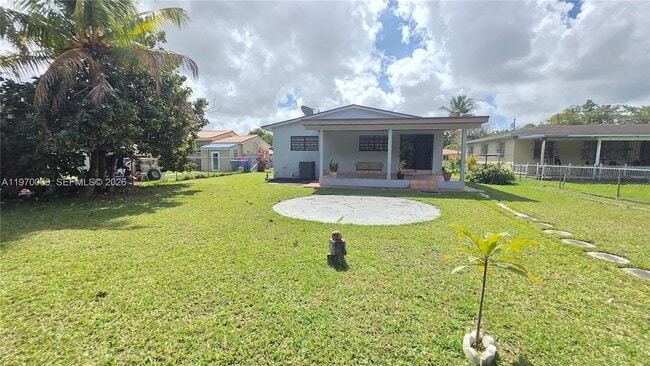 Building Photo - 3041 NW 16th St