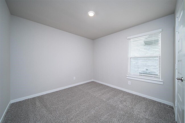 Building Photo - 7411 Victoria Brook Trace