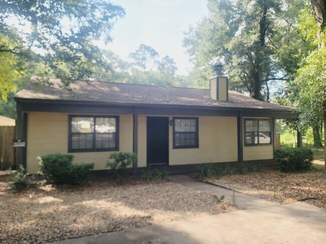 Building Photo - 5800 Japonica Ct