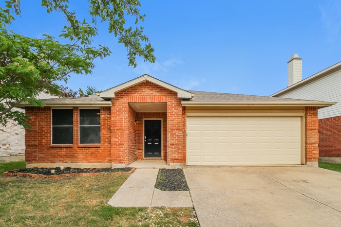 Primary Photo - 16516 Woodside Dr