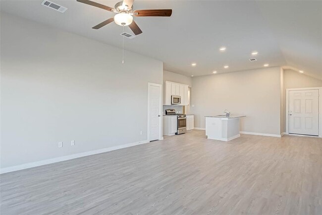 Building Photo - 8154 Royal Breeze Dr