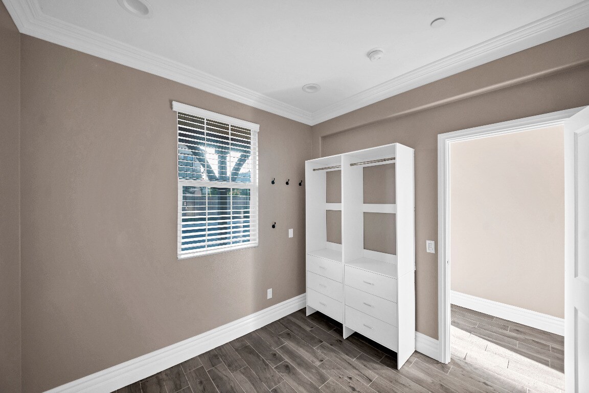 Building Photo - 4367 Amanecer Dr