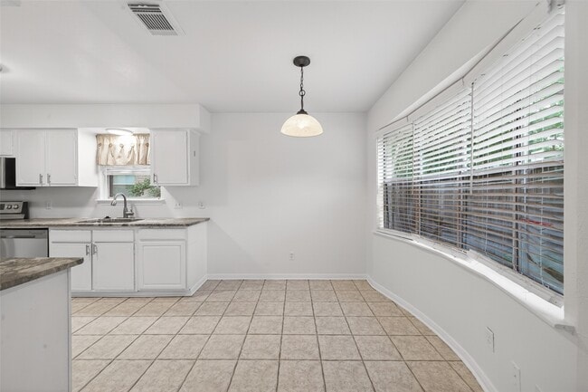 Building Photo - 12818 Westella Dr
