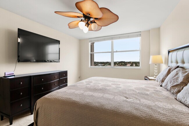 Building Photo - 3594 S Ocean Blvd