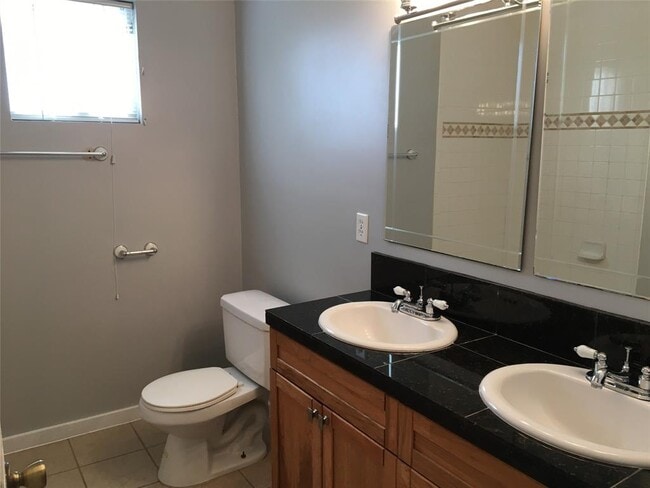 Building Photo - 4802 Clarkson Ave