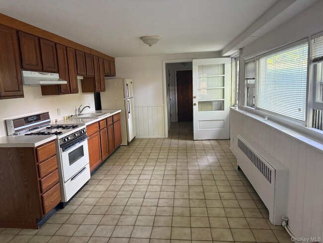 Building Photo - 4 Midwood Pl