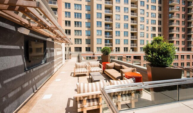 Building Photo - 575 12th Rd S