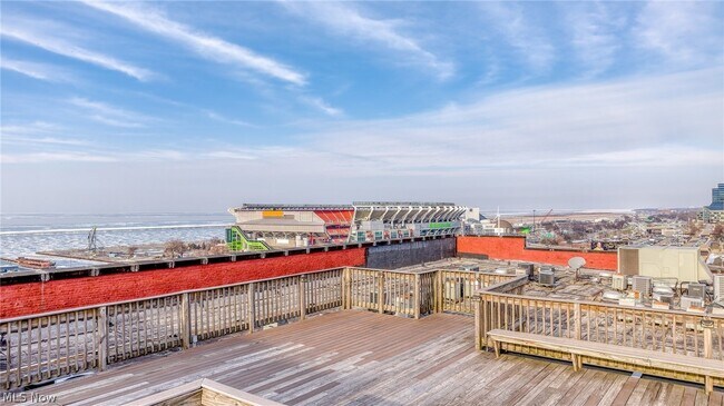 Building Photo - 1133 W 9th St