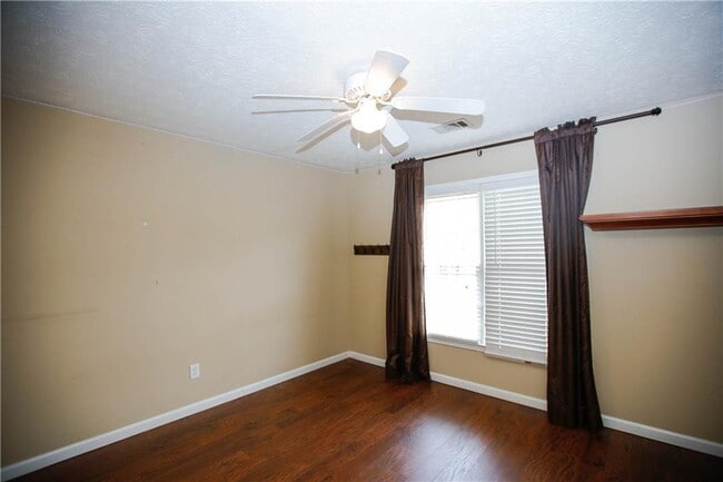 Building Photo - 435 Chandler Ct