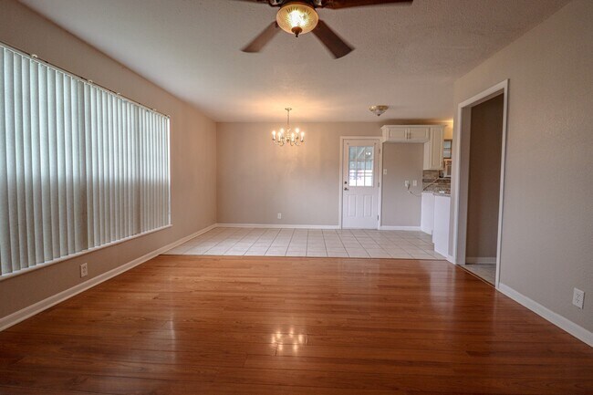 Building Photo - 3732 Kenwood St