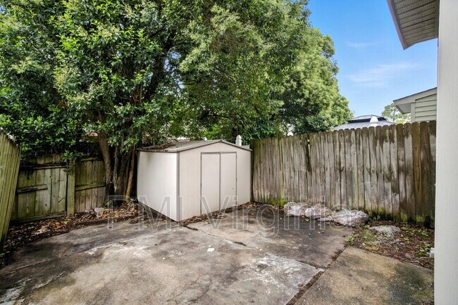 Building Photo - 1077 Commonwealth Pl