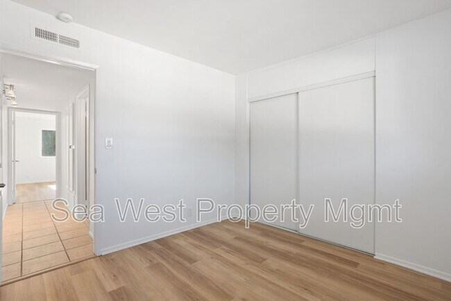 Building Photo - 820 Encinitas Blvd