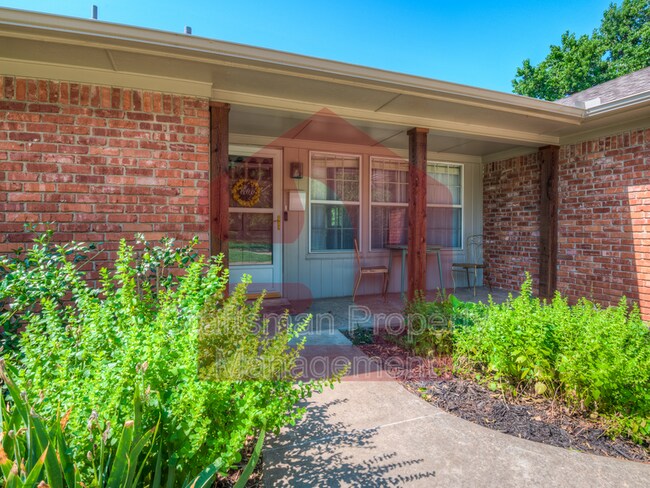 Building Photo - 2024 NW 45th St