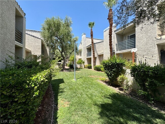 Building Photo - 6250 W Flamingo Rd