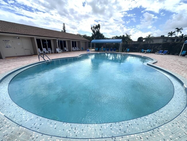 Building Photo - 506 Lori Dr