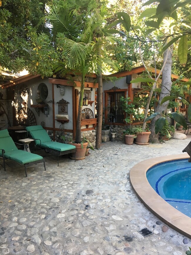Building Photo - 6200 Ranchito Ave