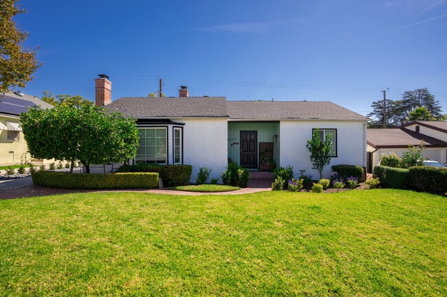 Building Photo - 640 E Valencia Ave