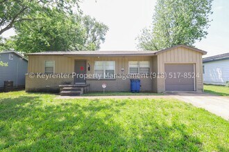 Building Photo - 3 Bedroom, 1 Bath Home!