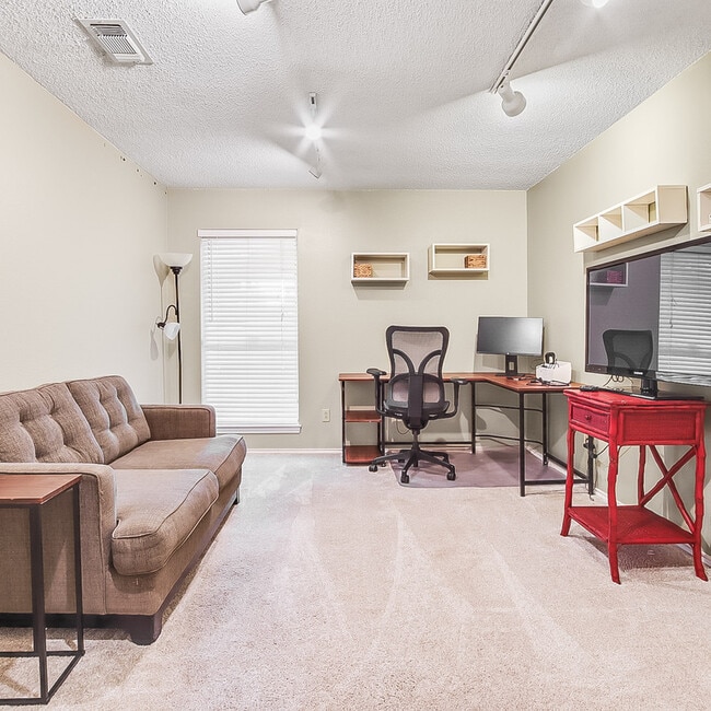 Building Photo - 5725 Ridgerock Ct