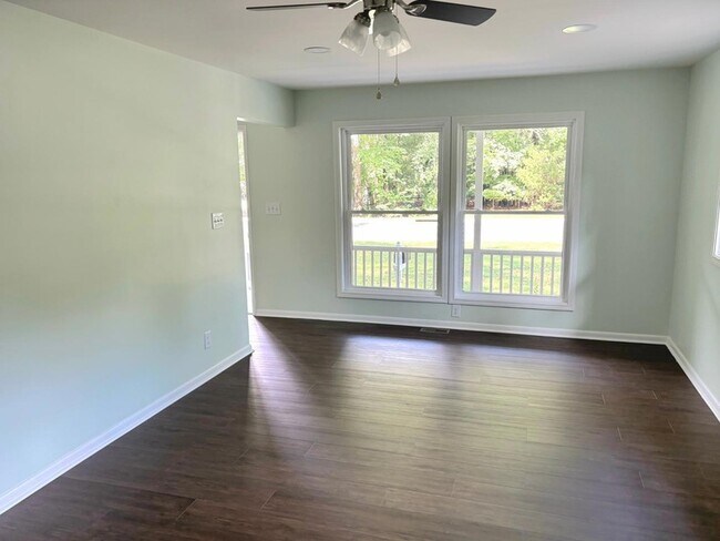 Building Photo - 1205 Crabtree Blvd
