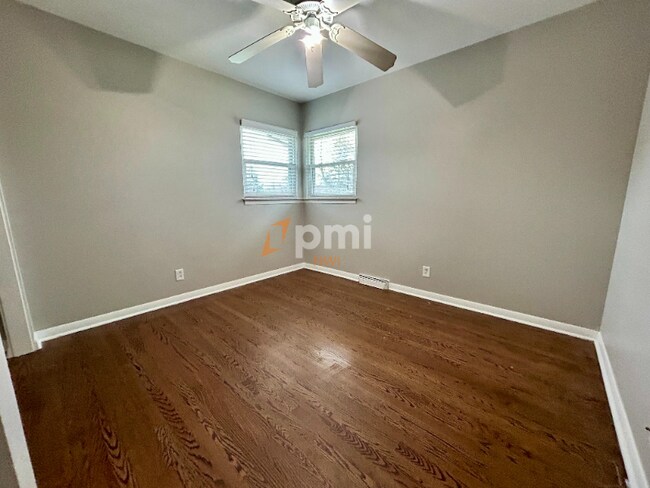 Building Photo - 8154 Columbia Ave